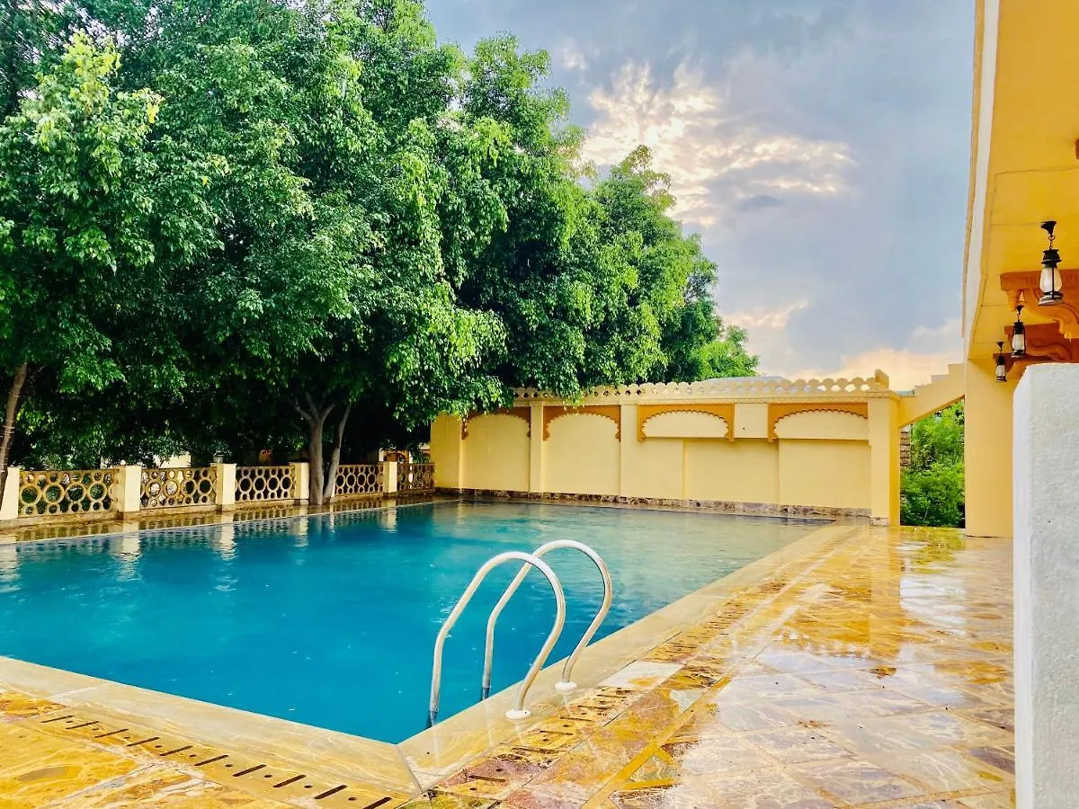 Udai Farmhouse Resort Udaipur - A Peacefull Riverside Property מלון